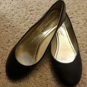 Classic black flats